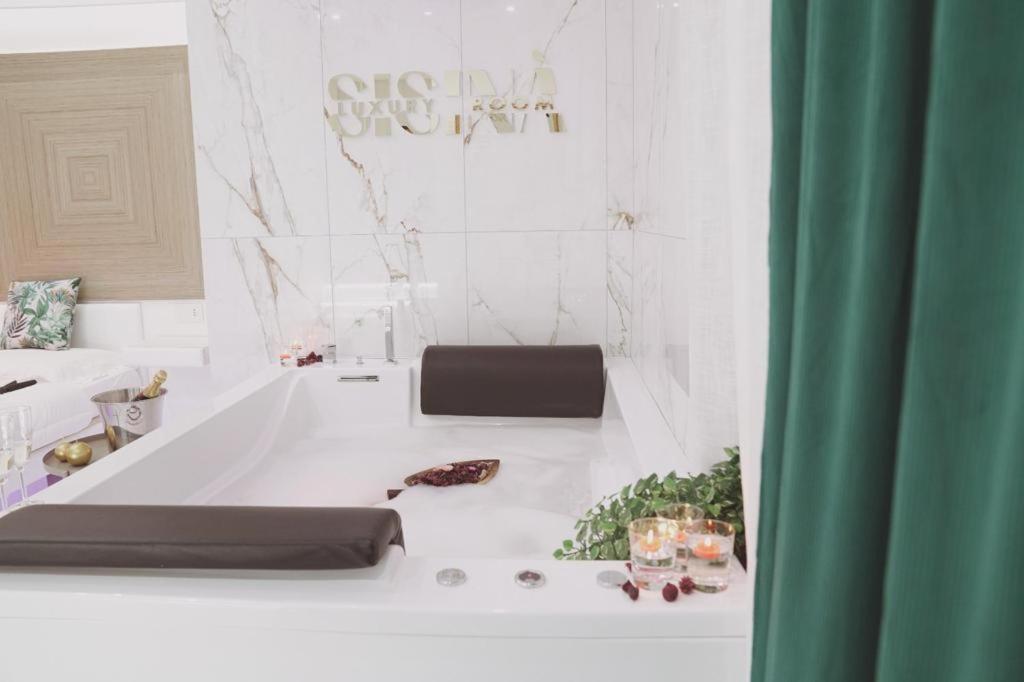 Sisina Luxury Room Jacuzzi & Piscina Portici Eksteriør bilde