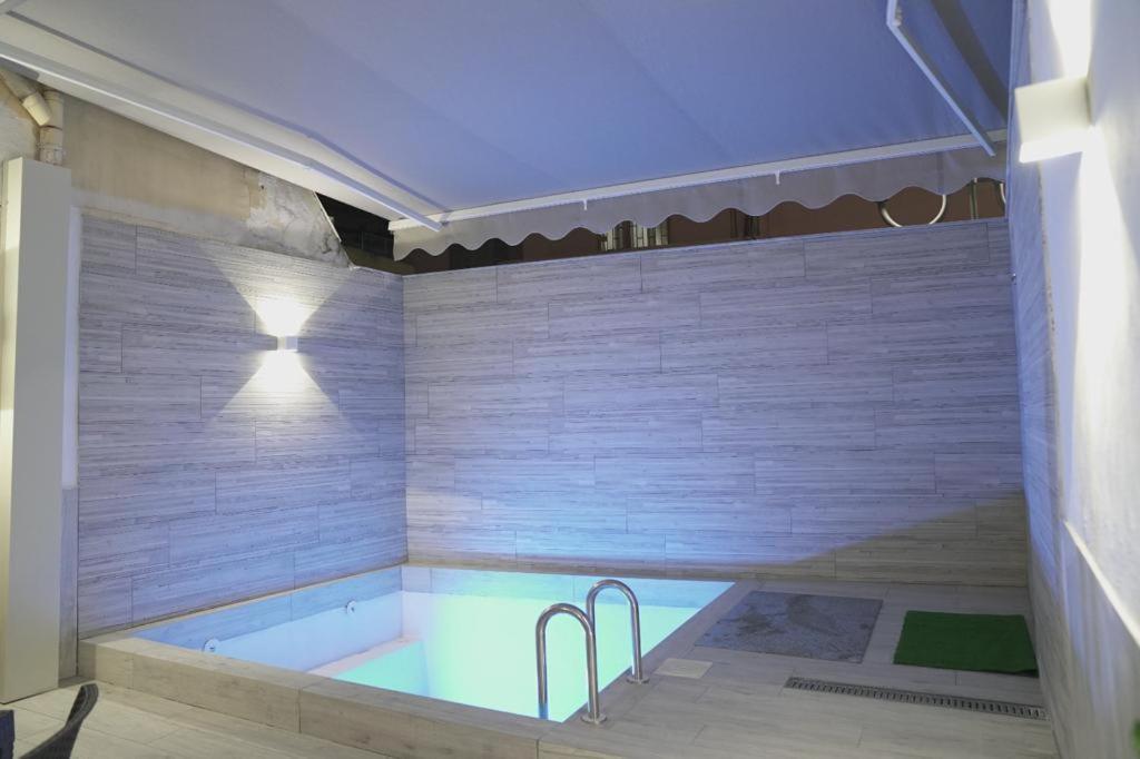 Sisina Luxury Room Jacuzzi & Piscina Portici Eksteriør bilde