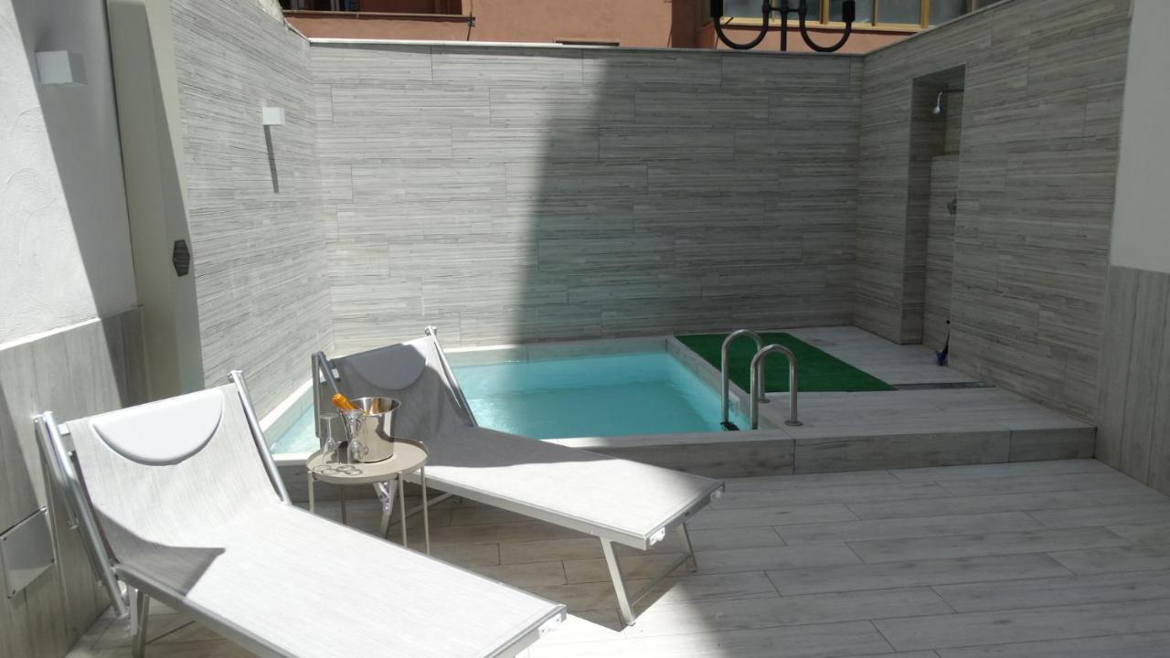 Sisina Luxury Room Jacuzzi & Piscina Portici Eksteriør bilde