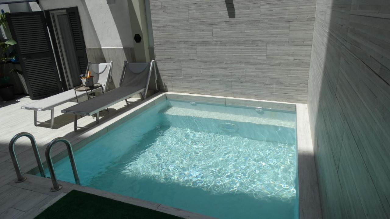 Sisina Luxury Room Jacuzzi & Piscina Portici Eksteriør bilde